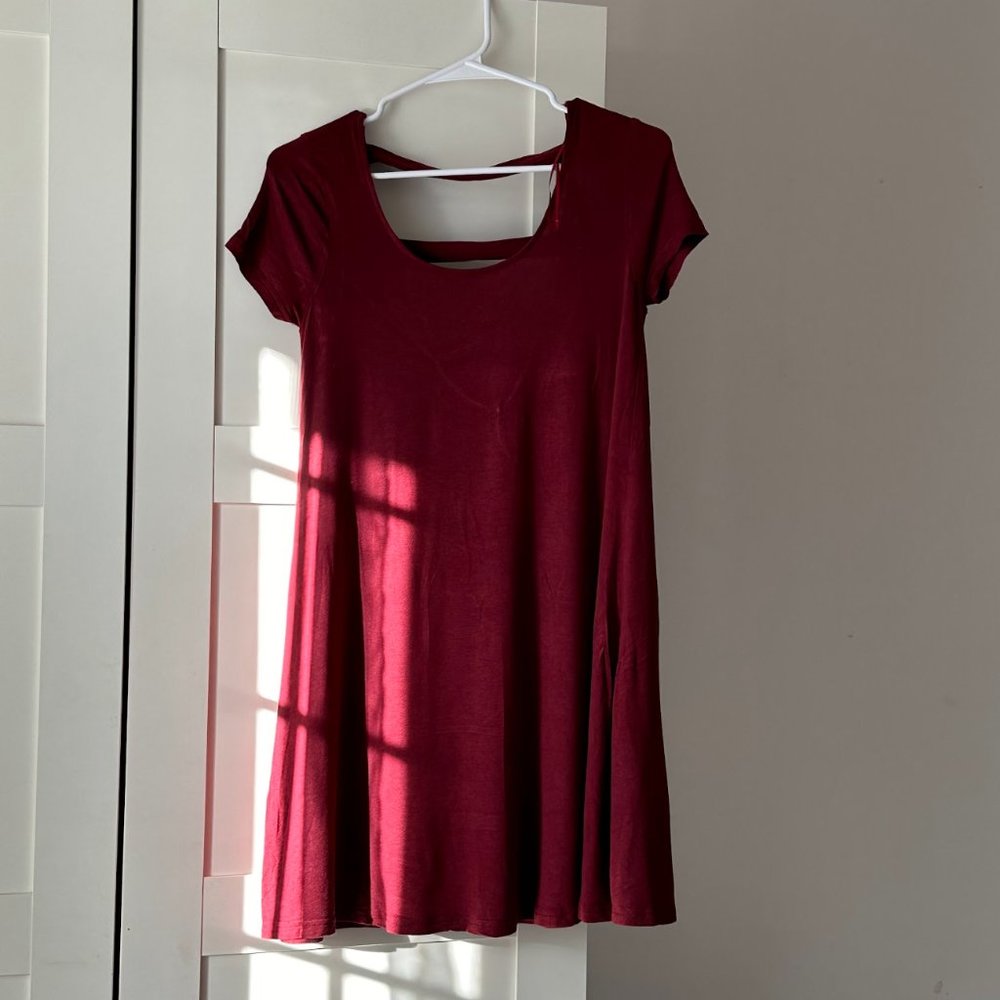 NWOT Bluenotes Short Maroon T-Shirt Dress with Back Cut-Out (Medium)